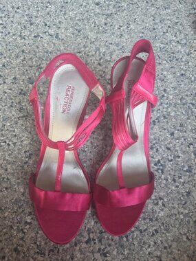 Kenneth Cole Pink Sandals
